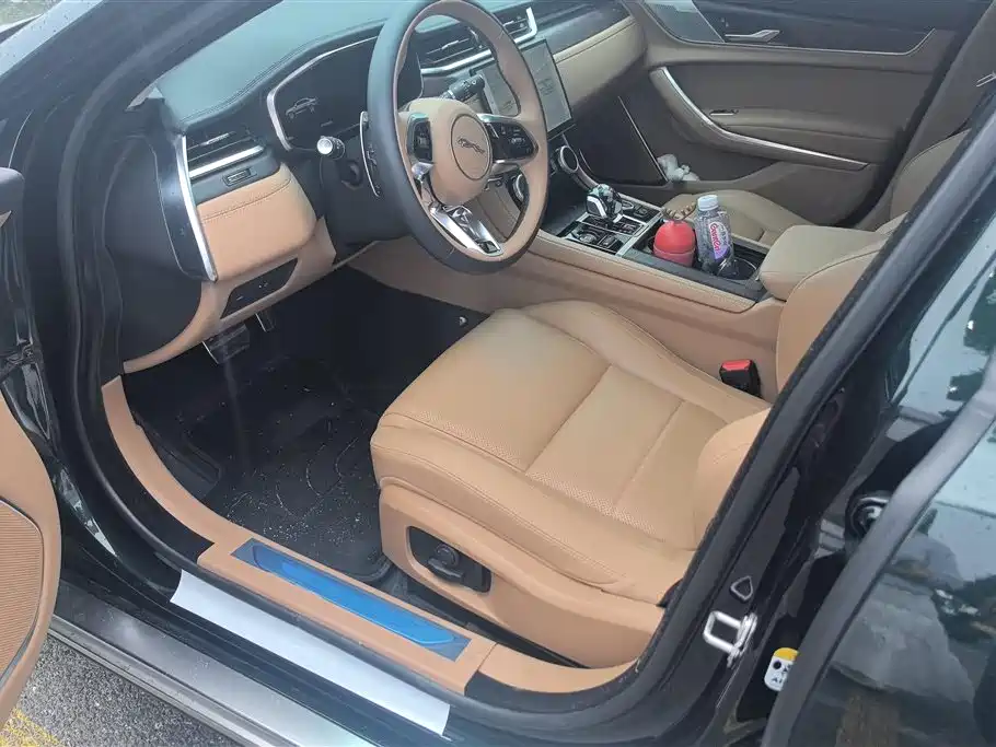 Jaguar XFL 2025 2.0T P250 Premium Luxury