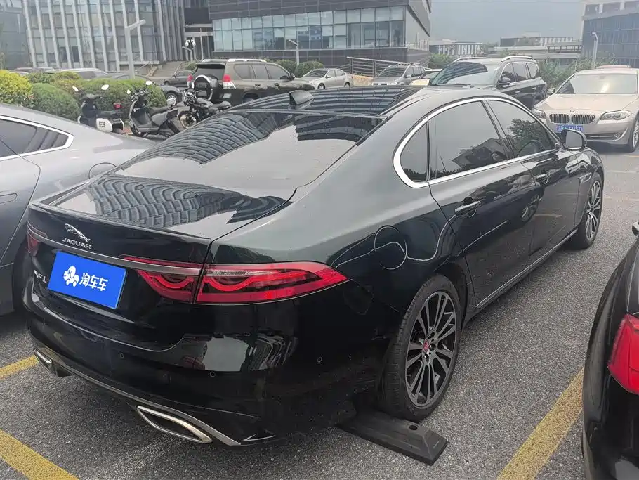 Jaguar XFL 2025 2.0T P250 Premium Luxury