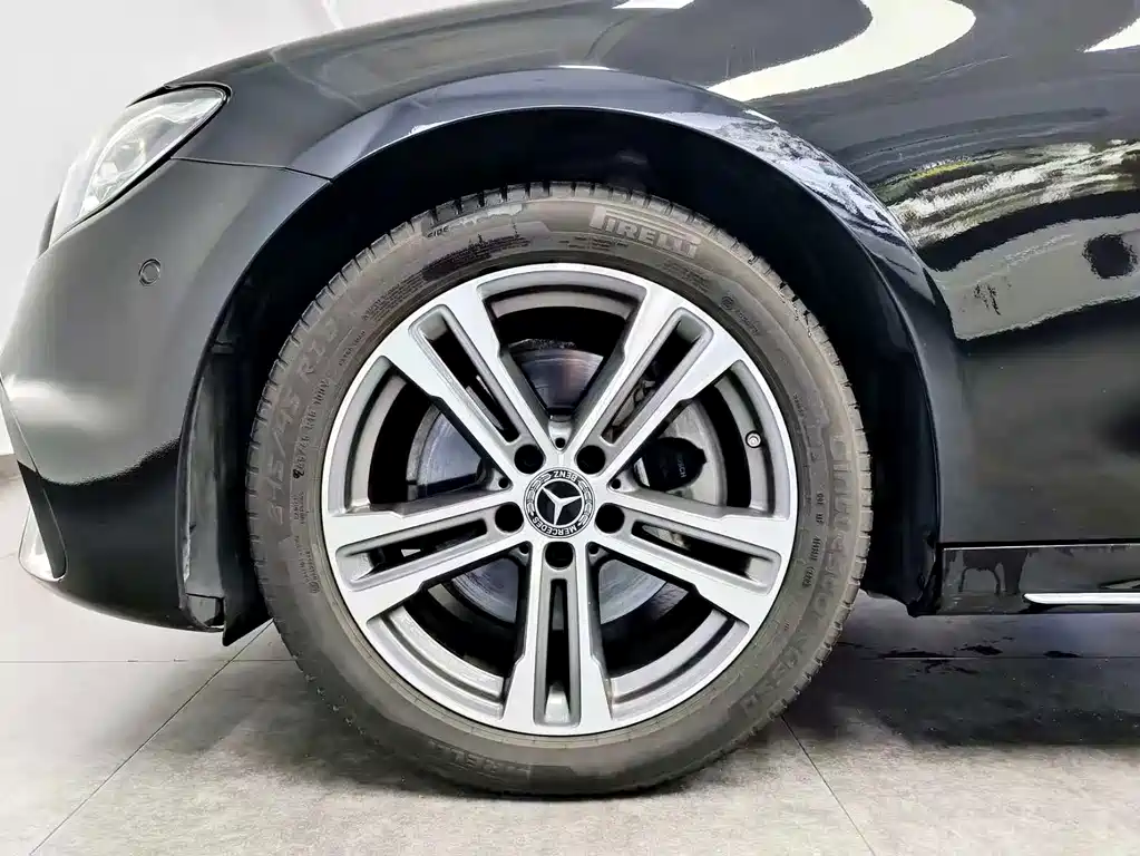 Mercedes-Benz E-Class — миниатюра 15