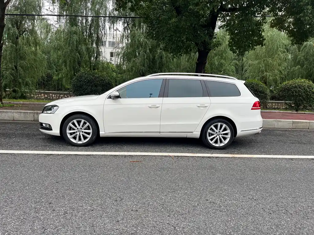 Volkswagen Magotan (Import) — миниатюра 3
