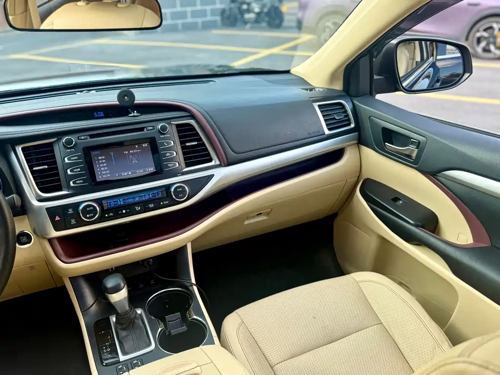 Toyota Highlander — миниатюра 26