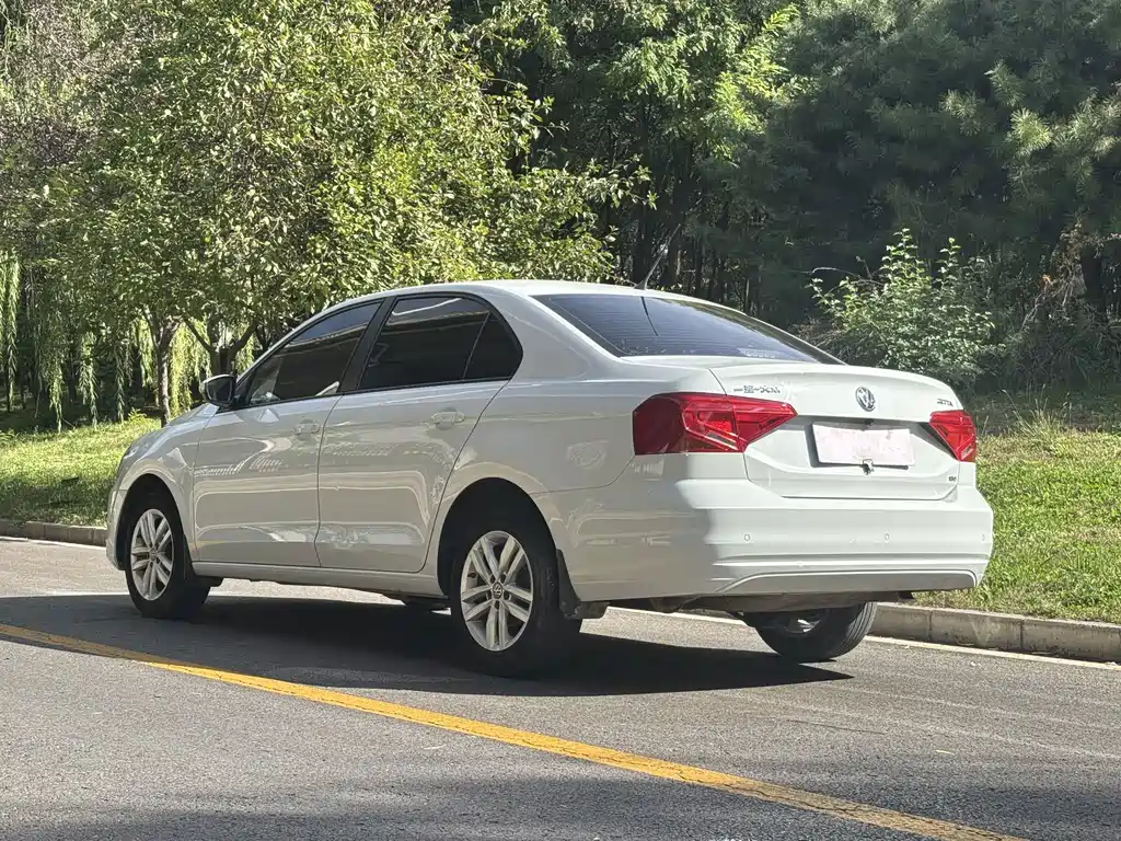 Volkswagen Jetta — миниатюра 4