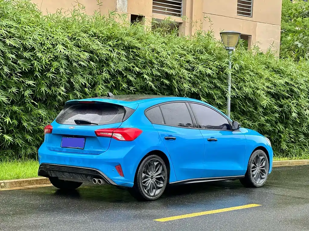 Ford Focus 2022 EcoBoost 180 AT ST Line
