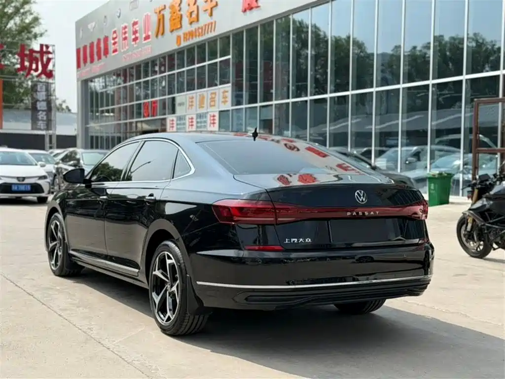 Volkswagen Passat 2025 330TSI Elite