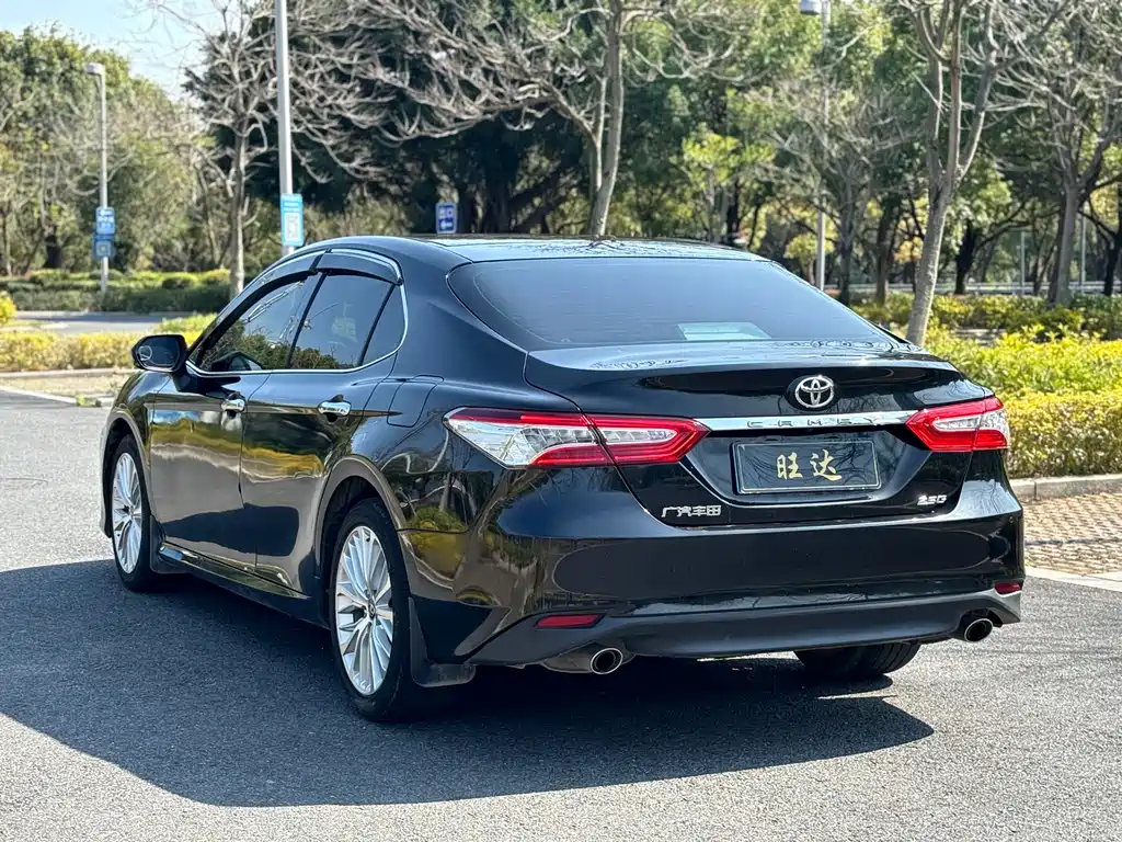 TOYOTA CAMRY