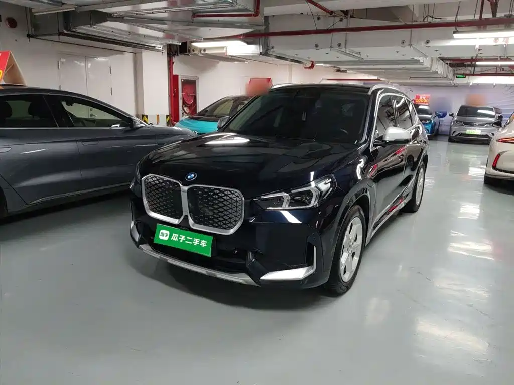BMW iX1 2024