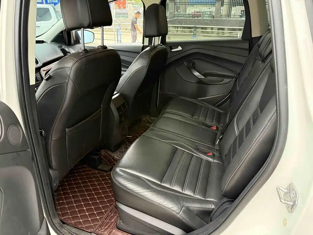 Ford Kuga — миниатюра 7