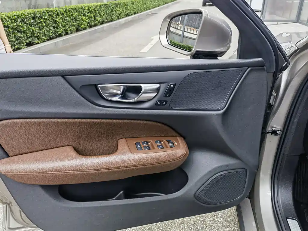 Volvo S60 — миниатюра 6