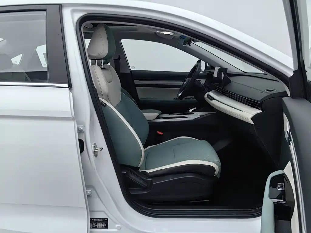 Geely L HiP — миниатюра 23