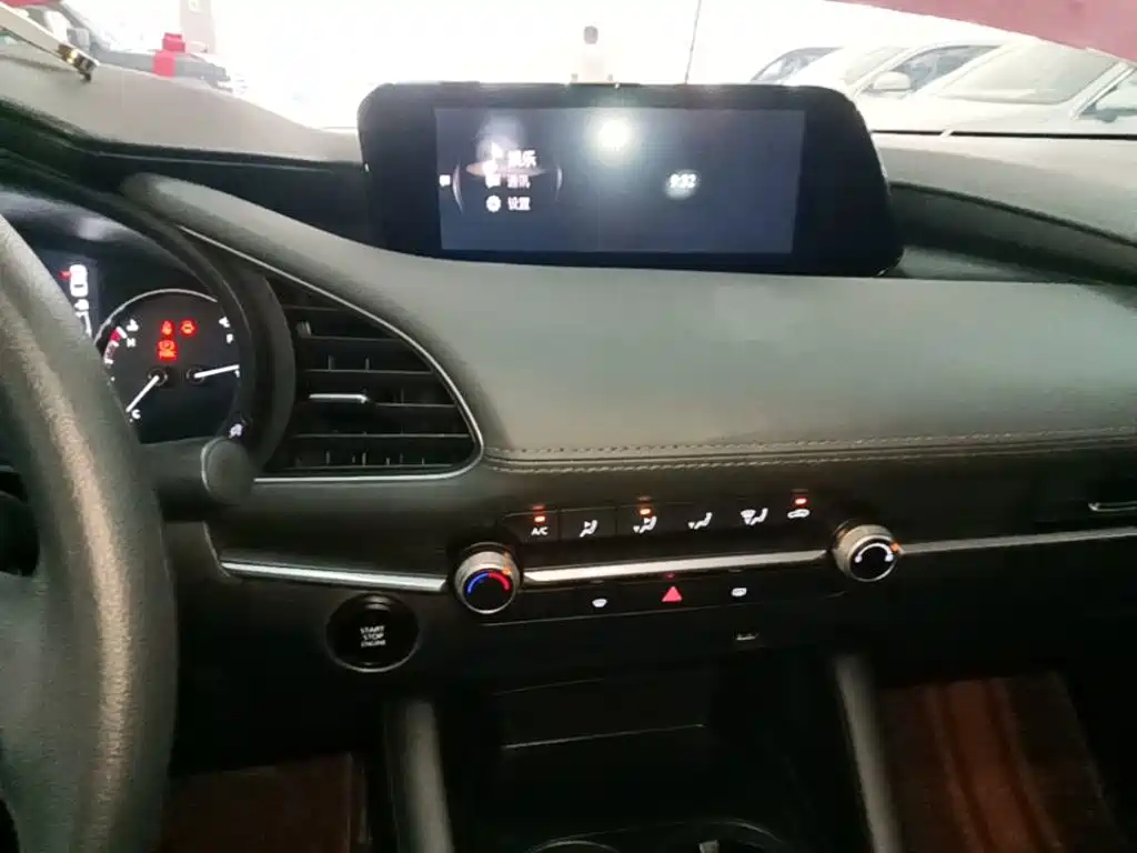 Mazda 3 Axela — миниатюра 13