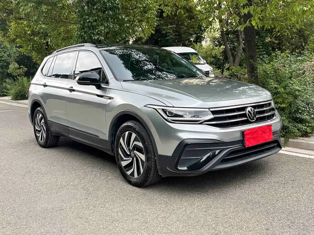 Volkswagen Tiguan L — миниатюра 3