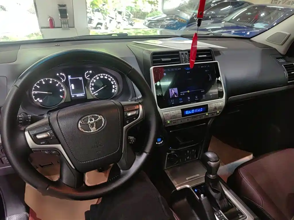 Toyota Prado — миниатюра 10