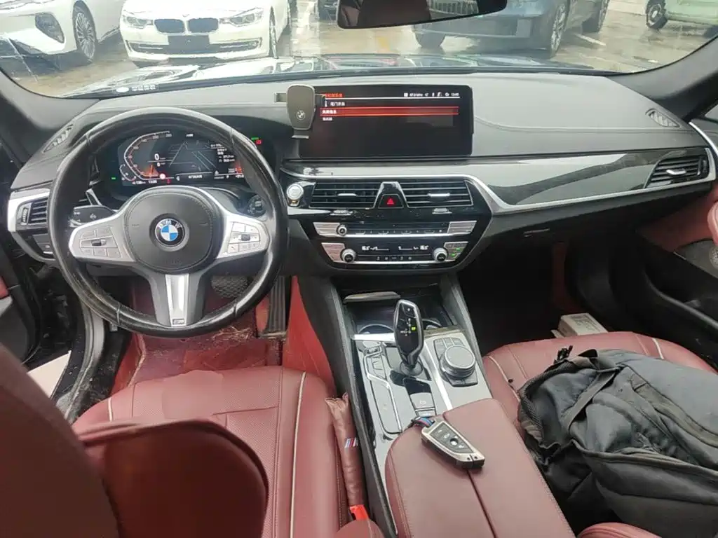 BMW 5 Series — миниатюра 10