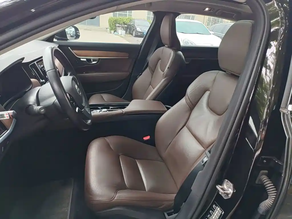 Volvo S90 — миниатюра 15