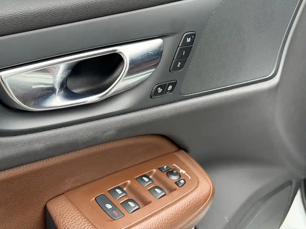 Volvo S60 — миниатюра 6