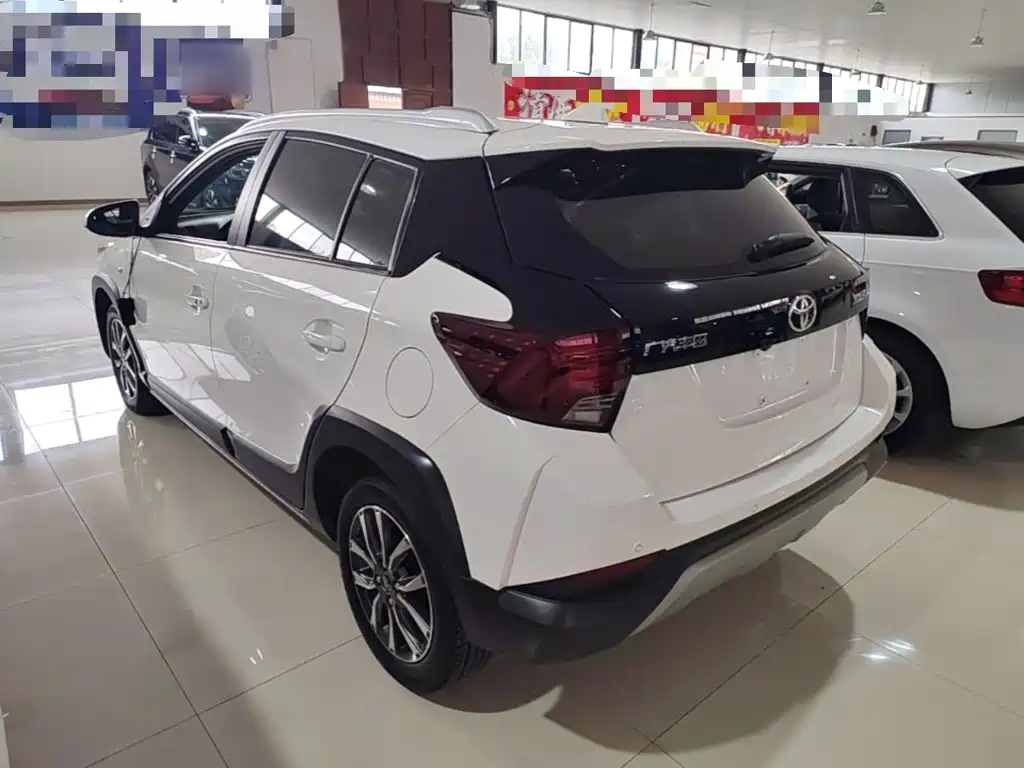 Toyota Yaris L — миниатюра 5