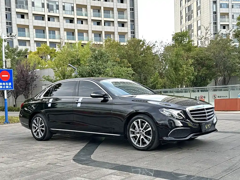 Mercedes-Benz E-Class — миниатюра 15
