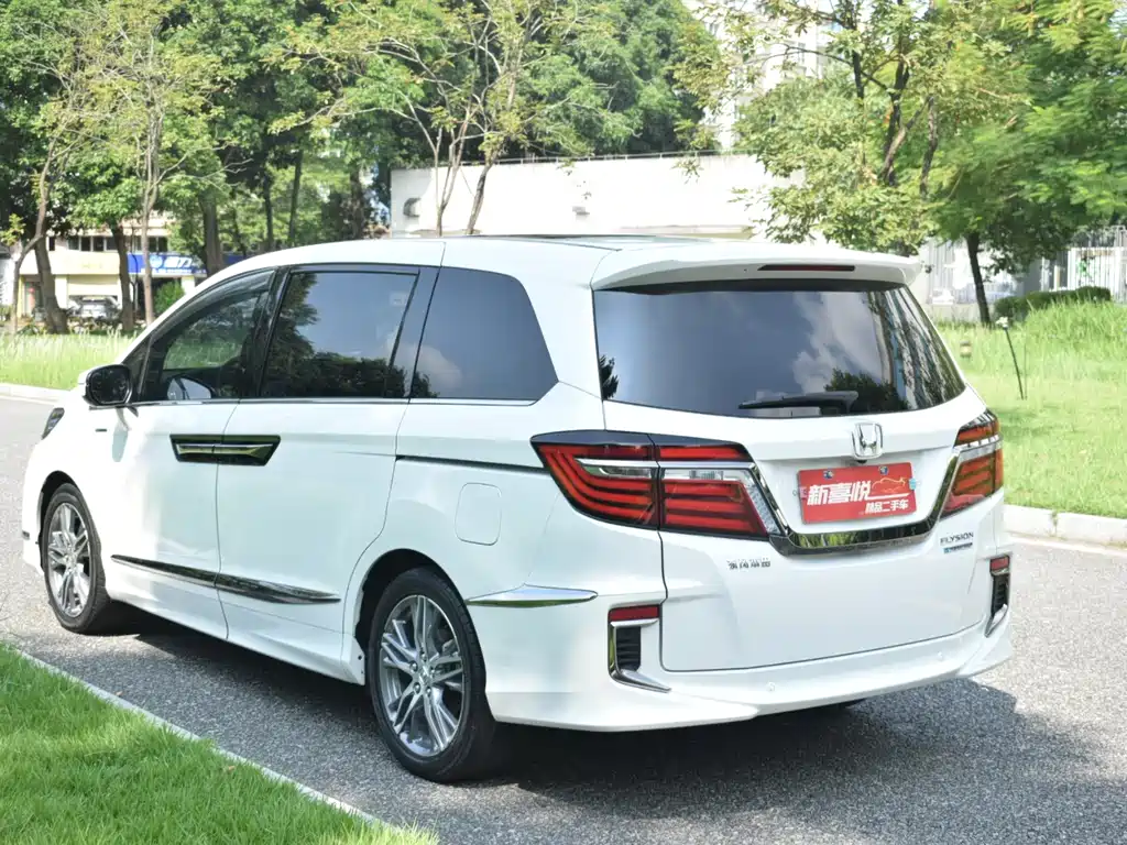 Honda Elysion — миниатюра 3