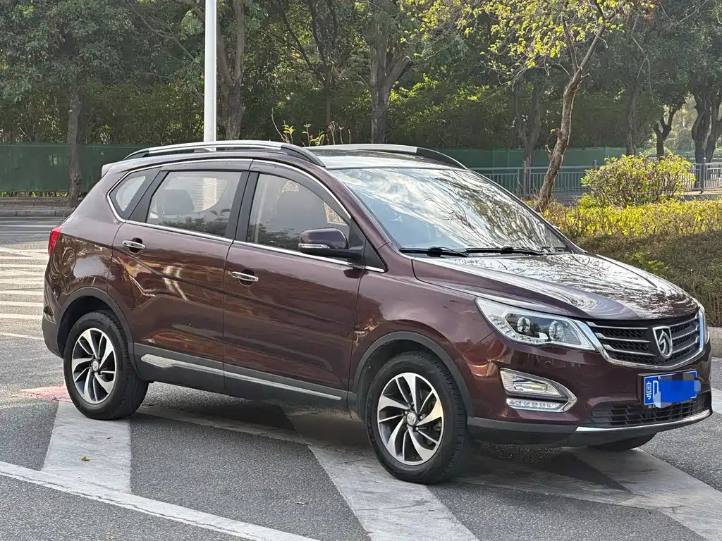 BAOJUN 560