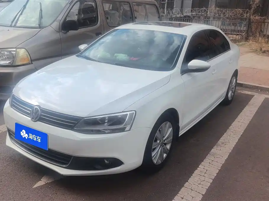 Volkswagen Sagitar 2015