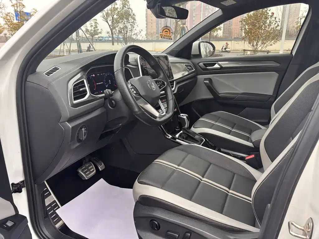 VOLKSWAGEN T ROC EXPLORING SONGS