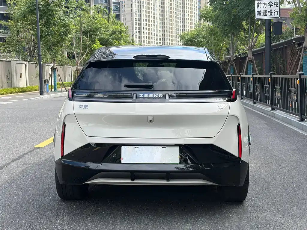 Zeekr X — миниатюра 16