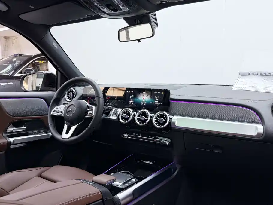 Mercedes-Benz GLB — миниатюра 10