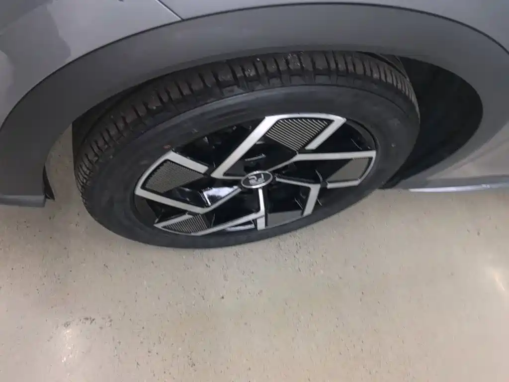 BYD Yuan Plus — миниатюра 23