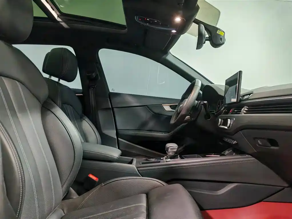 Audi A4L 2024 40 TFSI Luxury