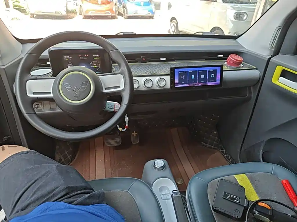 Wuling MINIEV — миниатюра 10