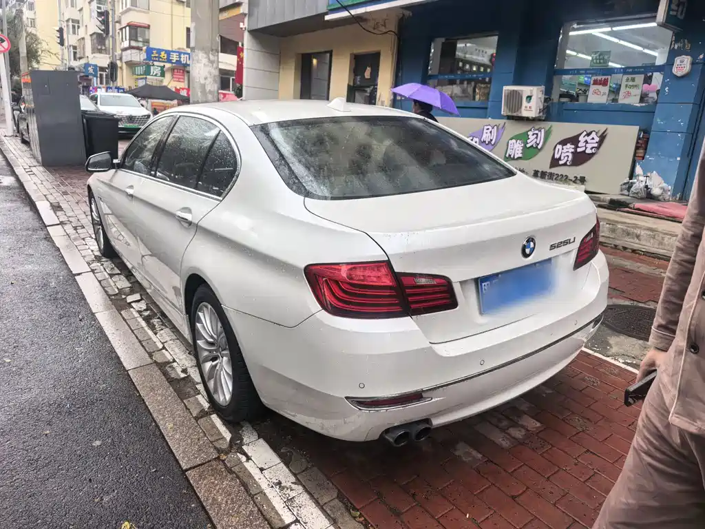 BMW 5 Series — миниатюра 9
