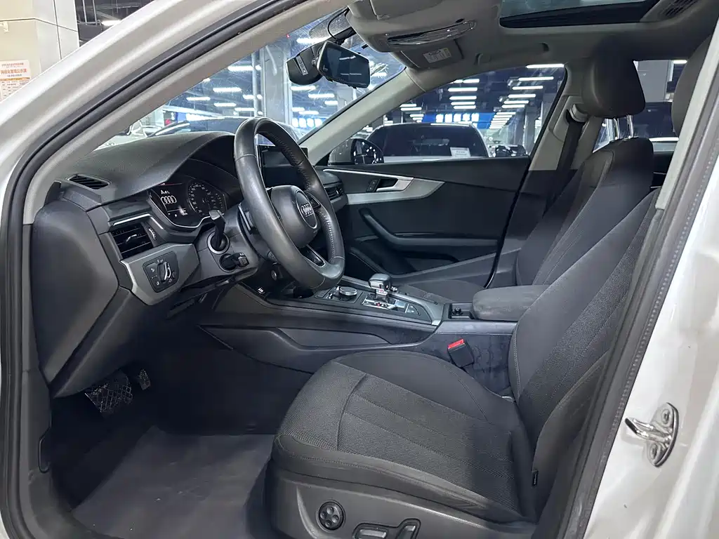 Audi A4L 2018 30 TFSI
