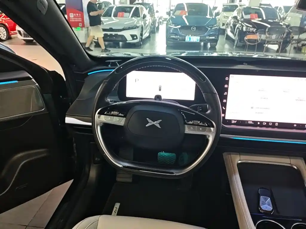 XPeng P7 — миниатюра 11