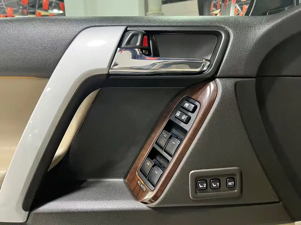 Toyota Prado — миниатюра 14