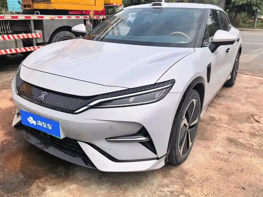 Byd L EV 2025