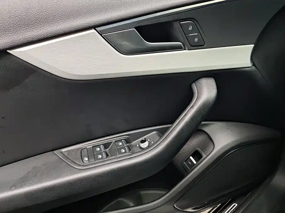 Audi A4L — миниатюра 7