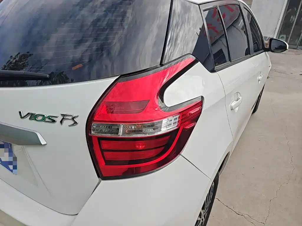 Toyota Vios FS — миниатюра 8