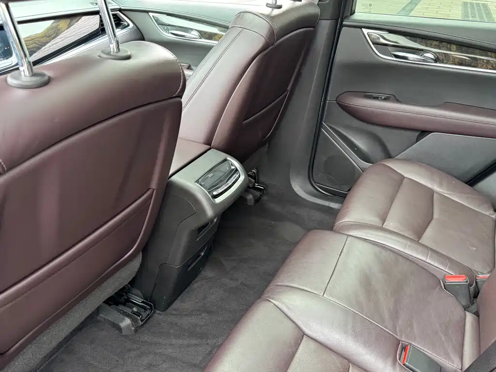 Cadillac XT6 — миниатюра 13