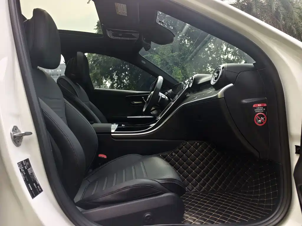 Mercedes-Benz C-Class — миниатюра 11