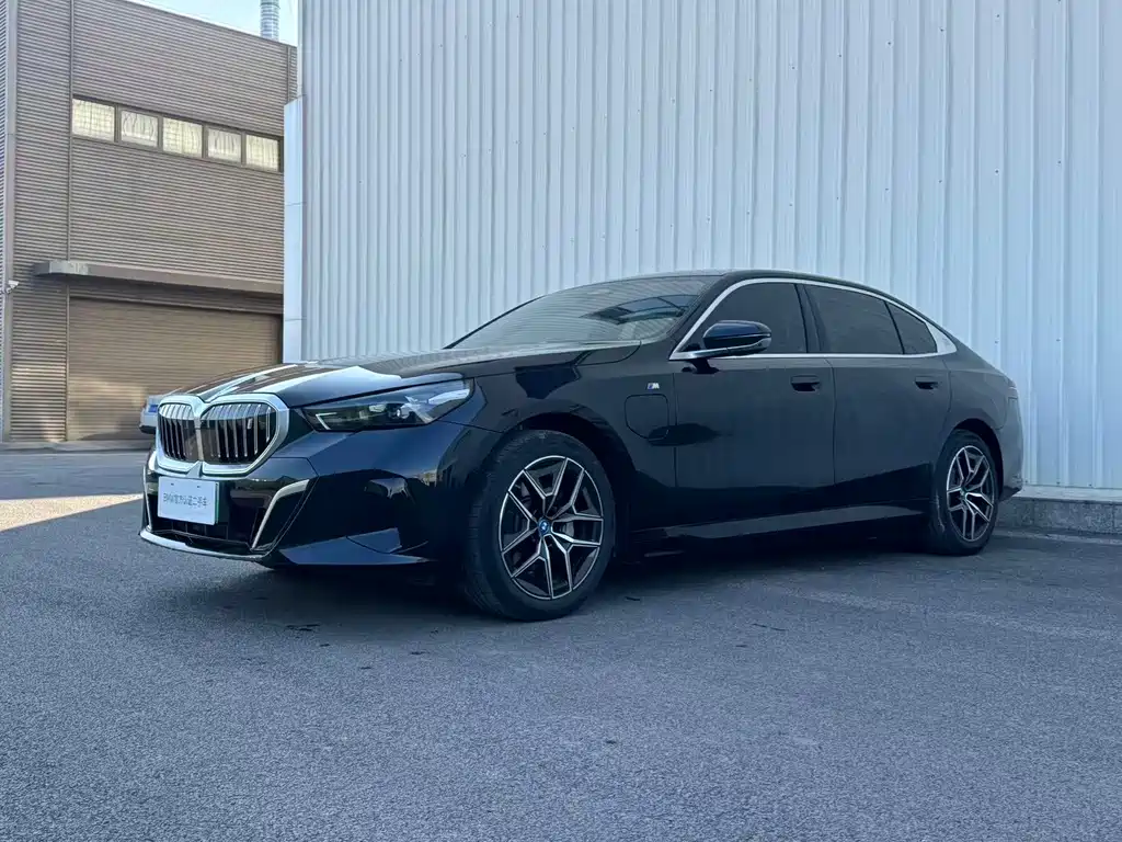 BMW I5