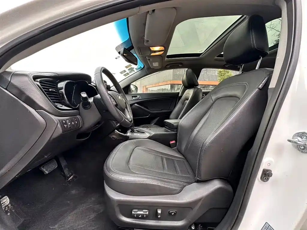 Kia K5 2012 2.0L AT DLX-2