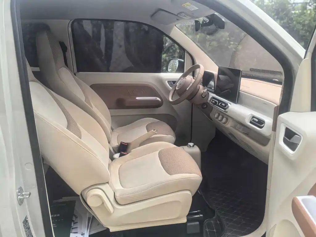 Wuling MINIEV — миниатюра 8