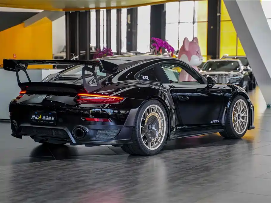 Porsche 911 2018 GT2 RS 3.8T