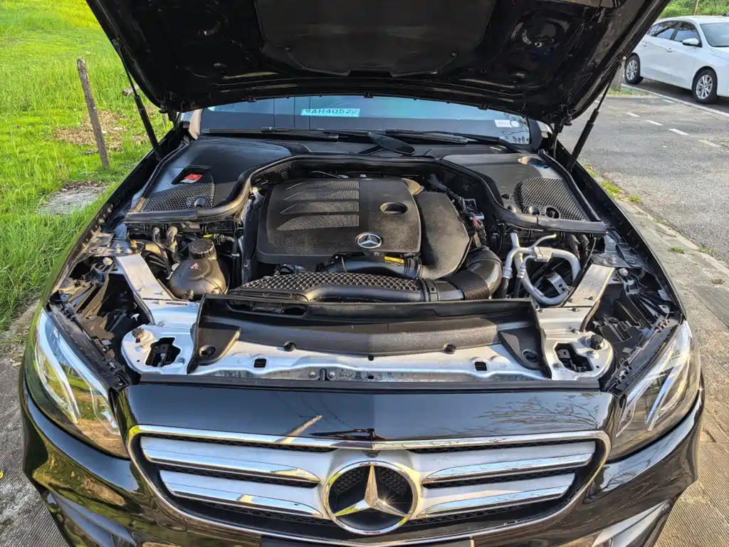 Mercedes-Benz E-Class — миниатюра 15