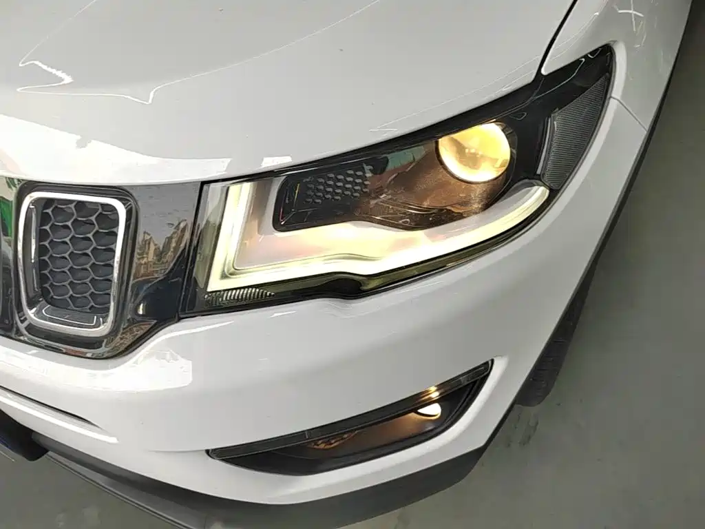 Jeep Compass — миниатюра 24