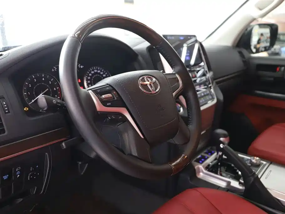 Toyota Land Cruiser 2018 4.6L AT