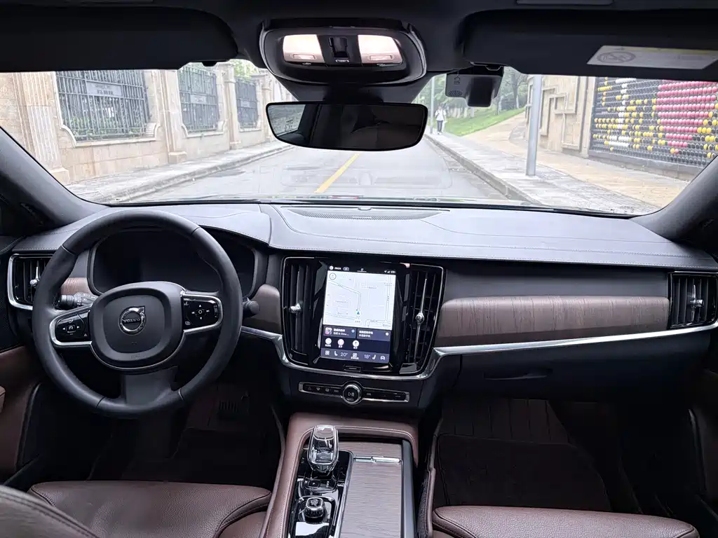 Volvo S90 — миниатюра 21