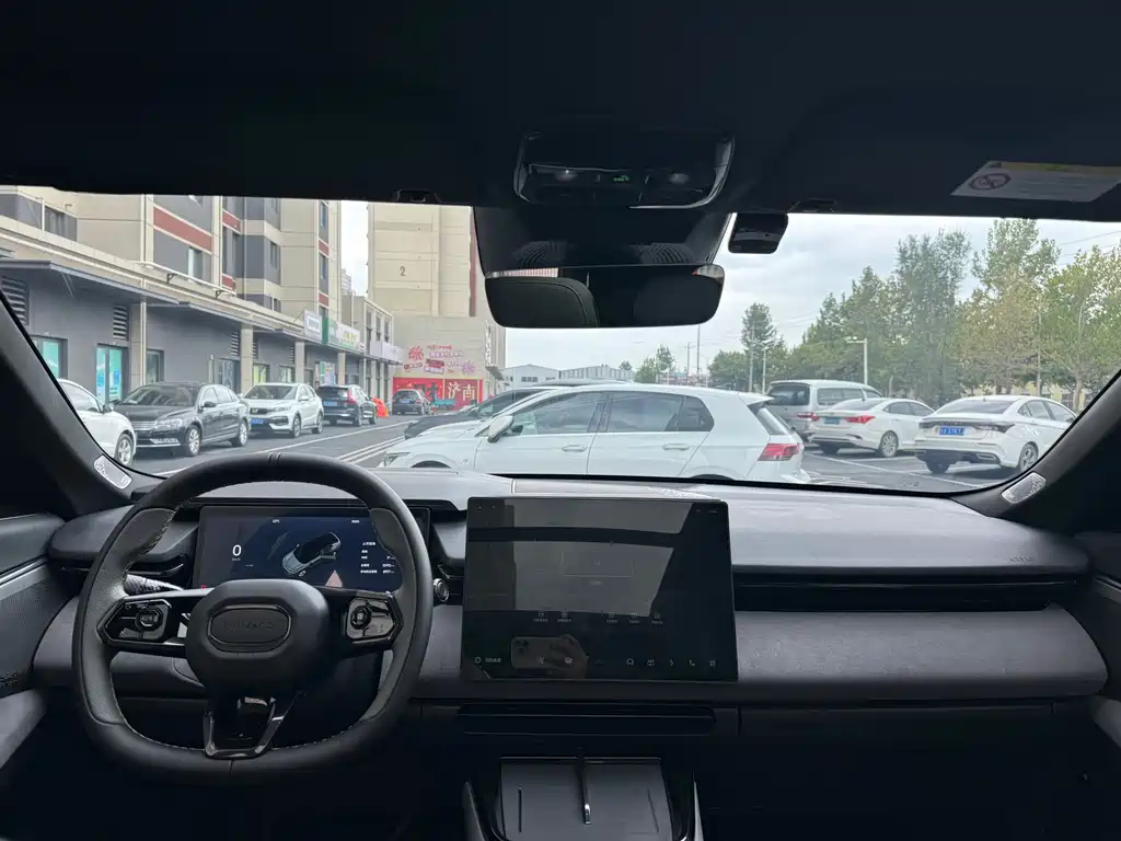 Lynk & Co 08 EM-P — миниатюра 12