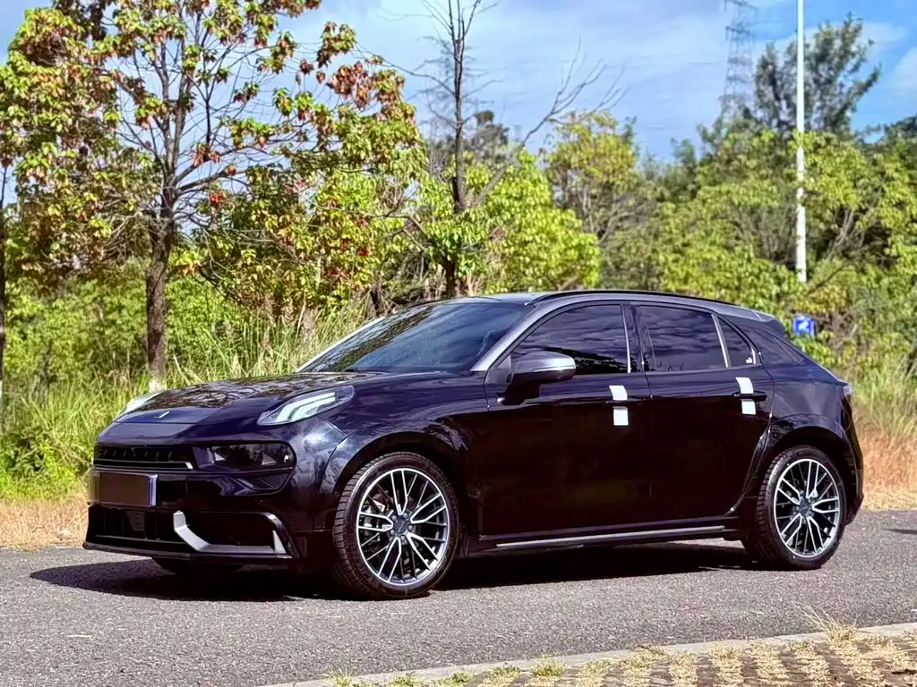 Lynk & Co 02 Hatchback