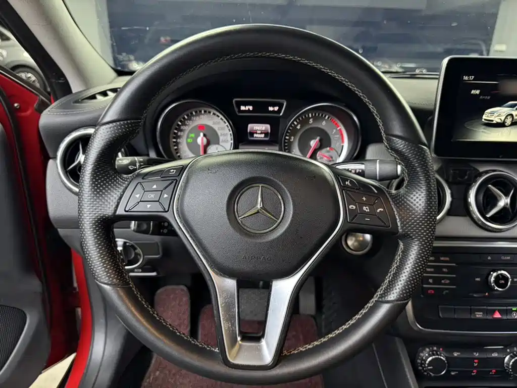 Mercedes-Benz GLA 2016 GLA 200 Fashion